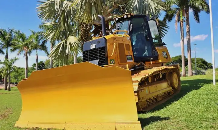 ITAIPULÂNDIA AMPLIA FROTA COM NOVO TRATOR DE ESTEIRA PARA REFORÇAR SERVIÇOS NO MUNICÍPIO