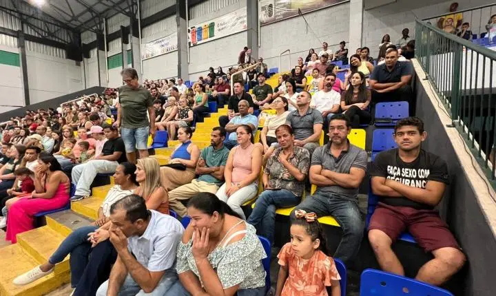 MATELÂNDIA REALIZA ENTREGA DE UNIFORMES PARA GUARDA-VIDAS MIRIM