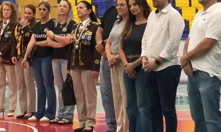 MATELÂNDIA REALIZA ENTREGA DE UNIFORMES PARA GUARDA-VIDAS MIRIM