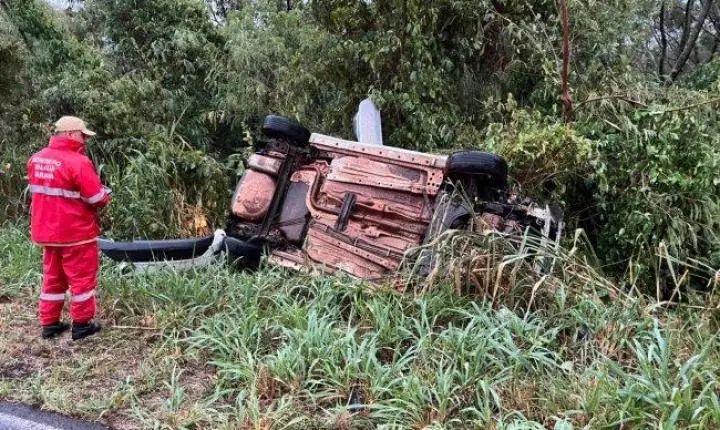 MILAGRE NA PR-495: MOTORISTA SOBREVIVE A GRAVE ACIDENTE ENTRE DIAMANTE D’OESTE E SANTA HELENA