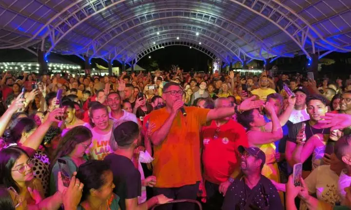 SÃO MIGUEL - ANDERSON FREIRE E MATTEUS SOUZZA FECHAM AS FESTIVIDADES DO ANIVERSÁRIO DE 64 ANOS COM MUITA EMOÇÃO