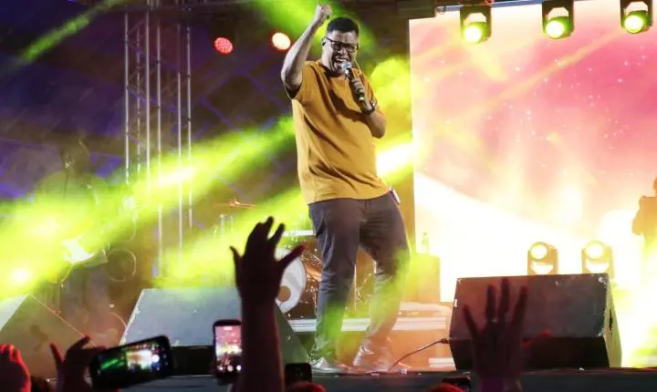 SÃO MIGUEL - ANDERSON FREIRE E MATTEUS SOUZZA FECHAM AS FESTIVIDADES DO ANIVERSÁRIO DE 64 ANOS COM MUITA EMOÇÃO