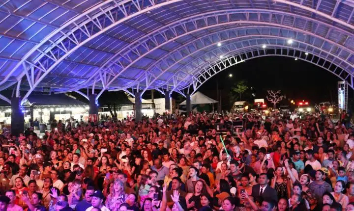 SÃO MIGUEL - ANDERSON FREIRE E MATTEUS SOUZZA FECHAM AS FESTIVIDADES DO ANIVERSÁRIO DE 64 ANOS COM MUITA EMOÇÃO