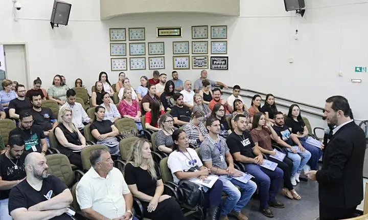 SERVIDORES DO EXECUTIVO E LEGISLATIVO DE SÃO MIGUEL PARTICIPAM DE CURSO SOBRE GESTÃO E FISCALIZAÇÃO DE CONTRATOS ADMINISTRATIVOS