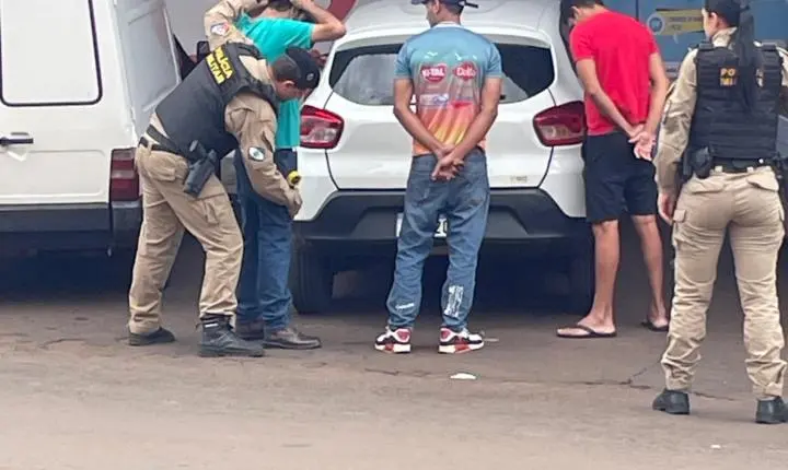 SUSPEITOS DE FURTOS EM COMÉRCIOS SÃO DETIDOS APÓS MOBILIZAÇÃO DE EMPRESÁRIOS EM MISSAL