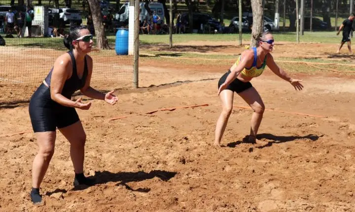 VÔLEI DE PRAIA MOVIMENTA A PRAINHA DURANTE O ‘SÃO MIGUEL MAIS VERÃO’